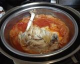 骨付き鶏モモ肉の煮込みスパイス入り作り方3写真