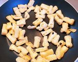 行者にんにくと油揚げのごまラー醤油炒め♪作り方1写真