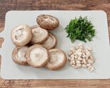 ☆簡単☆椎茸の肉詰め〜ピリ辛だれ〜作り方1写真