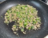 オクラと鶏そぼろの炒め物（介護食）作り方3写真