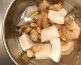 ○シーフードの明太クリームパスタ作り方1写真