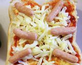 朝食やお昼ごはんに♪食パンでピザトースト作り方3写真