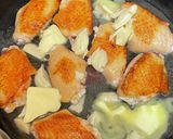 鶏手羽中の塩バター煮作り方4写真