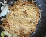 インスタント袋麺とパン粉で広島風お好み焼作り方8写真