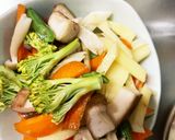お一人様野菜たっぷりウインナーガパオ風丼作り方10写真