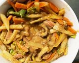 お一人様野菜たっぷりウインナーガパオ風丼作り方19写真
