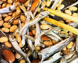 豆と魚とナッツのごまがらめ　　　給食人気作り方6写真