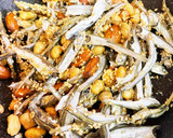 豆と魚とナッツのごまがらめ　　　給食人気作り方9写真