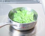 手軽にフワうま【大根葉とネギのオムレツ】作り方1写真