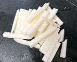 長芋と桜エビと大葉とチーズの春巻き作り方1写真