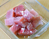 熱々のごはん、お弁当にも！マグロの角煮♪作り方2写真