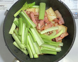 ベーコンと厚揚げと小松菜の醤油バター炒め作り方5写真