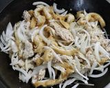 家族に人気★鶏ミンチ油揚げ新玉ねぎの丼作り方3写真