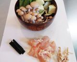 なすと鶏肉の具だくさん“旨”味噌汁作り方1写真
