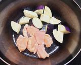 なすと鶏肉の具だくさん“旨”味噌汁作り方2写真