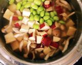 絹厚揚げと薩摩芋と舞茸の味噌汁作り方9写真