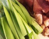 鶏肉と卵とレタスの塩ダレ炒め作り方1写真