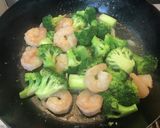 エビとブロッコリーのニンニク風味炒め作り方4写真