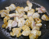 簡単！鶏と小松菜のオイスタバター炒め作り方3写真