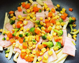 冷凍フラポと野菜ミックスのピザ風卵とじ作り方2写真