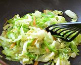 カニカマとキャベツのマヨ炒め、カレー風味作り方6写真