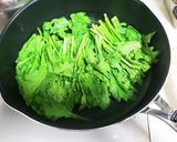 牛肉と春菊のまぜまぜ丼作り方1写真