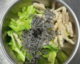 サラダチキンとキャベツの塩昆布和え作り方4写真
