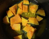離乳食完了期　取り分け　かぼちゃの煮物作り方3写真