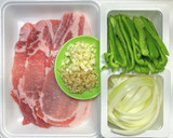 豚ロース肉とピーマンと玉ネギの中華炒め作り方1写真