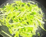 ブロッコリーの茎でペペロンチーノ作り方3写真