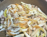 ちくわと白菜とひき肉のピリ辛味噌炒め作り方5写真