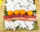 冷凍卵とマグロとサーモンで作る巻き寿司作り方7写真