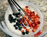 計量カップでいちごのチーズケーキマフィン作り方4写真