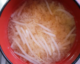 とっても簡単★もやしのお味噌汁作り方4写真