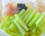 ふきを鶏むね肉でくるりと巻いて揚げだし風作り方1写真