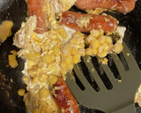 トマトと玉子とソーセージの炒め物　210作り方2写真