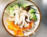 お一人様野菜たっぷりレモン風味梅親子丼風作り方7写真