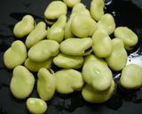 レンジで簡単！そら豆ベーコンちょい辛炒め作り方1写真