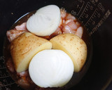 簡単！ 手羽元と新じゃがの炊飯器煮作り方4写真