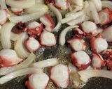 タコとキノコのバター炒め作り方3写真