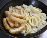 フライパンで鶏ミンチと淡竹と油揚げの煮物作り方3写真