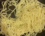豚キムチとニラ炒めの焼きそば　218作り方1写真