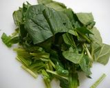 簡単！ほうれん草のかきたま汁　鶏がら味作り方1写真