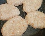 給食の手作り大豆とチーズ入りハンバーグ作り方3写真