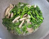 ヒラタケと空芯菜の炒め物作り方4写真