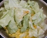 簡単！レタスと卵のコンソメ炒め作り方4写真