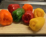 丸ごとピーマンの肉詰め煮込み作り方1写真