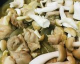 鶏もも肉＆きのこ/しめじの親子丼作り方1写真