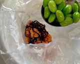 触らずおにぎらず(鮭・塩昆布・枝豆)作り方3写真