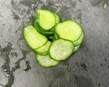 ビアソーセージときゅうりのお花巻き作り方3写真